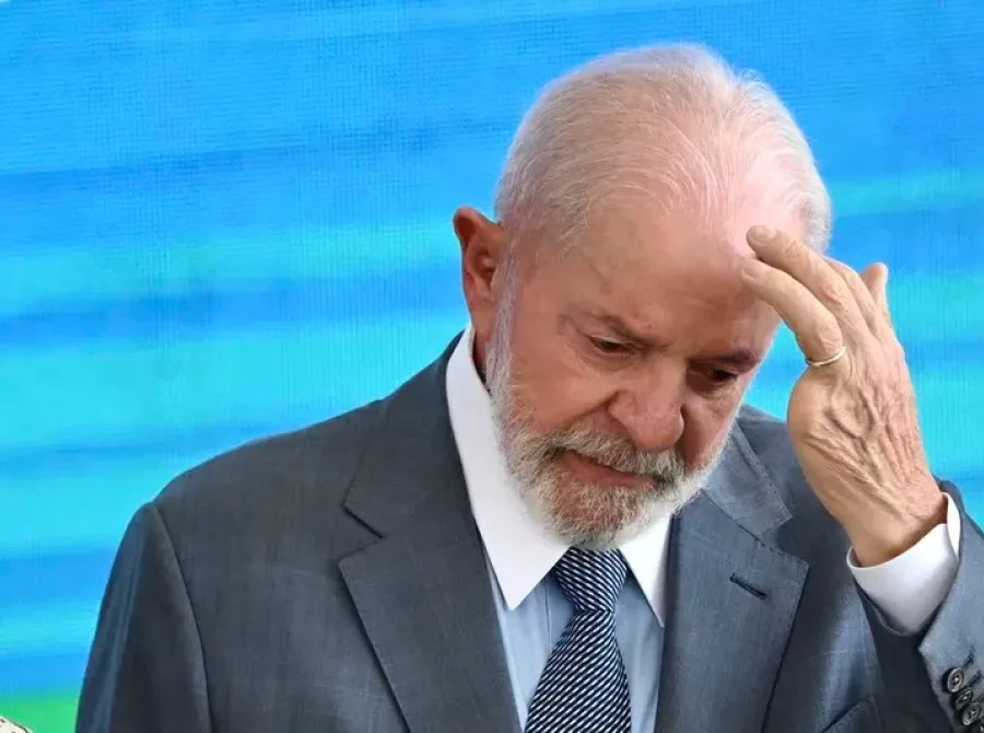 Apesar de recuo, Lula ainda venceria todos os adversários no 2º turno, diz Atlas/Bloomberg